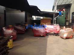 福瑞得機(jī)械3臺(tái)座駕，2臺(tái)手扶壓路機(jī)，1臺(tái)5米二次結(jié)構(gòu)澆注機(jī)包裝完畢及時(shí)發(fā)貨