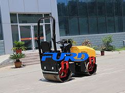 抓住特色打通渠道，全液壓小型壓路機廠家順利發(fā)展